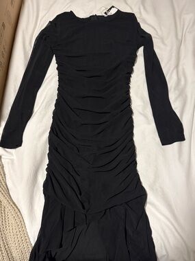 Women's Black Ruched Long-Sleeve Midi Dress